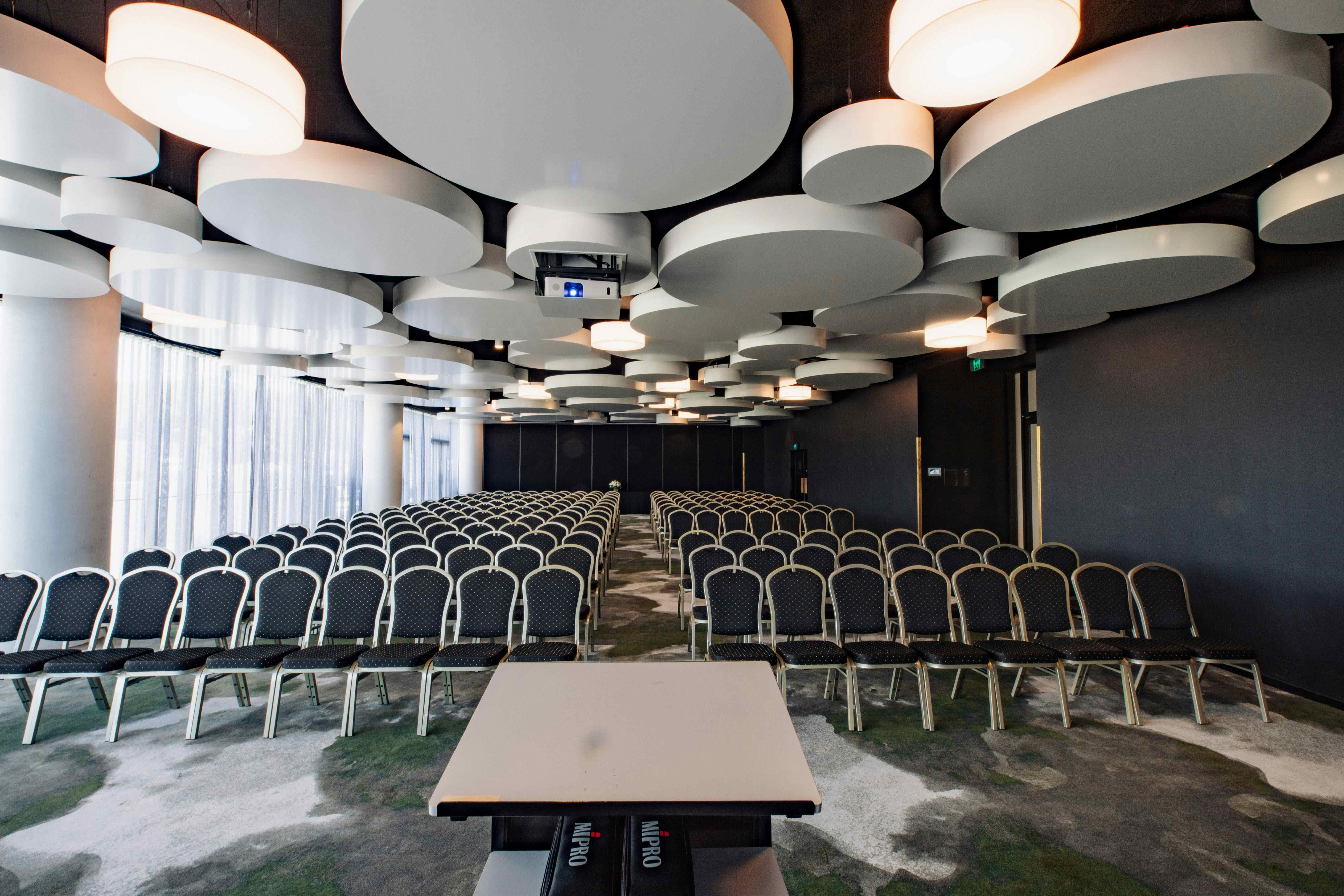 Hills Room, Eatons Hill Hotel1