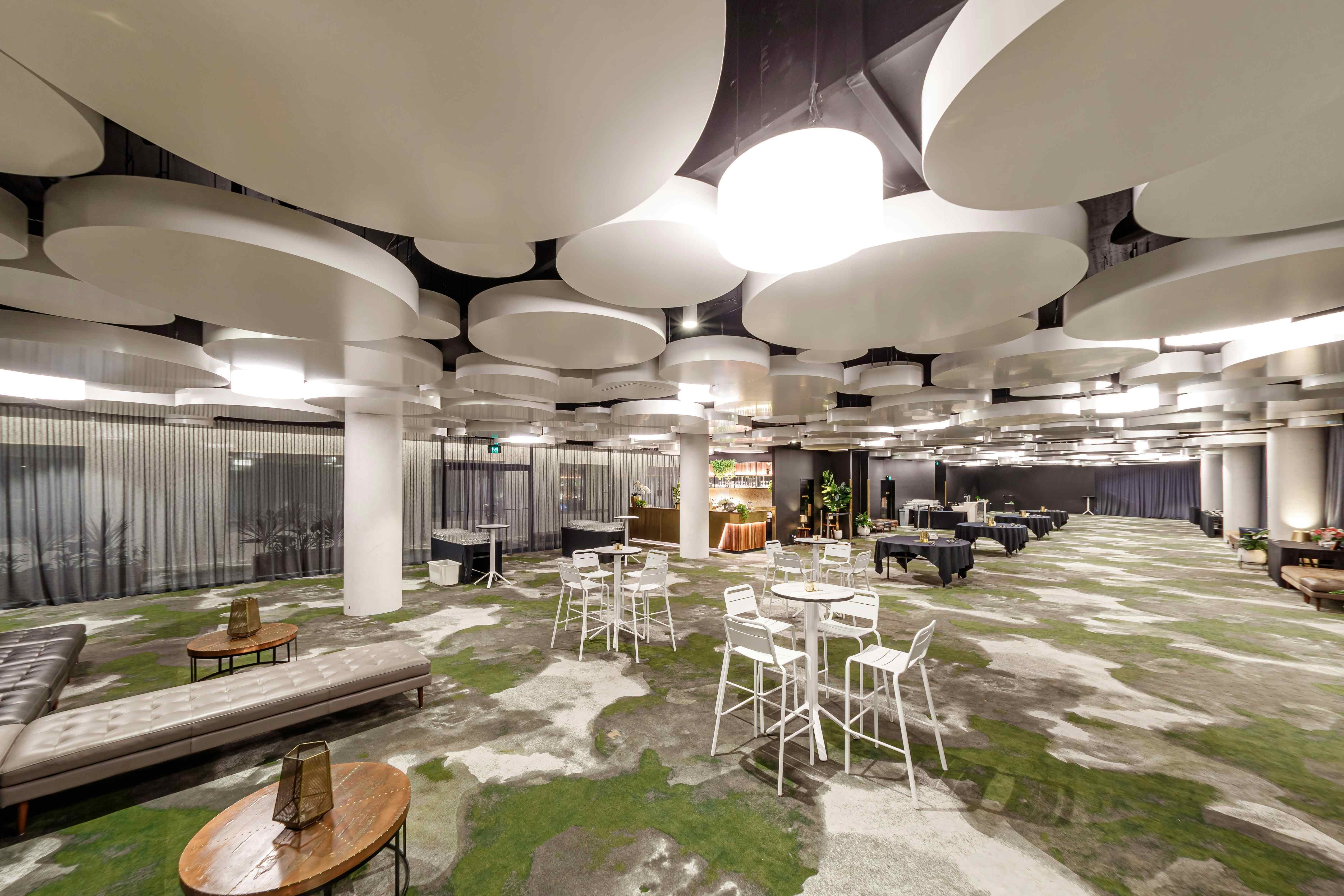 Hills Room, Eatons Hill Hotel image 2