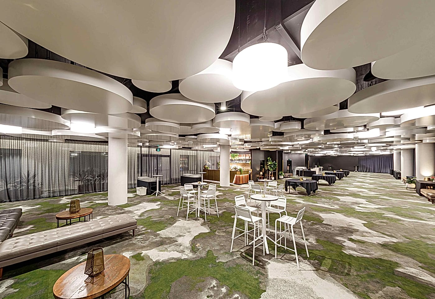 Hills Room, Eatons Hill Hotel image 2