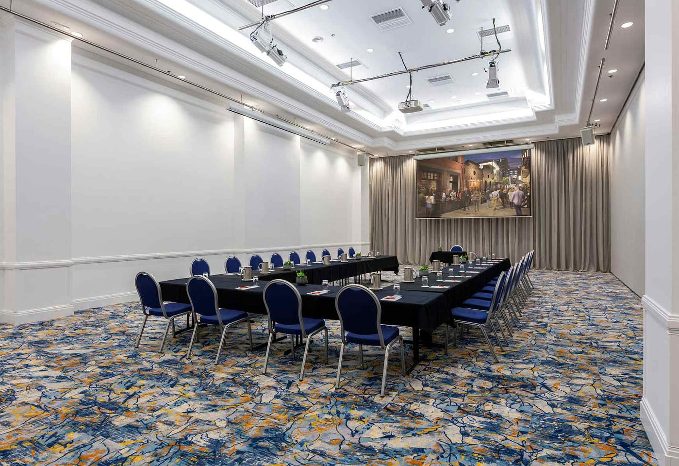 Hindley Room 3, Hotel Grand Chancellor Adelaide image 3