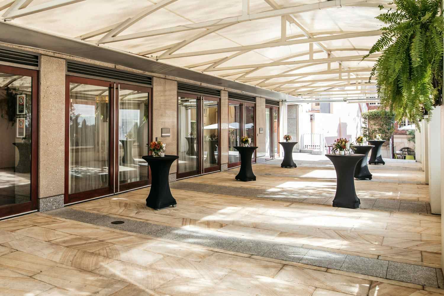 Heritage I & II, Shangri-La Sydney image 3