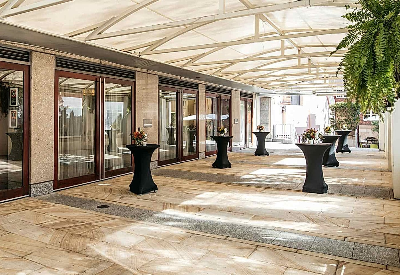 Heritage I & II, Shangri-La Sydney image 3