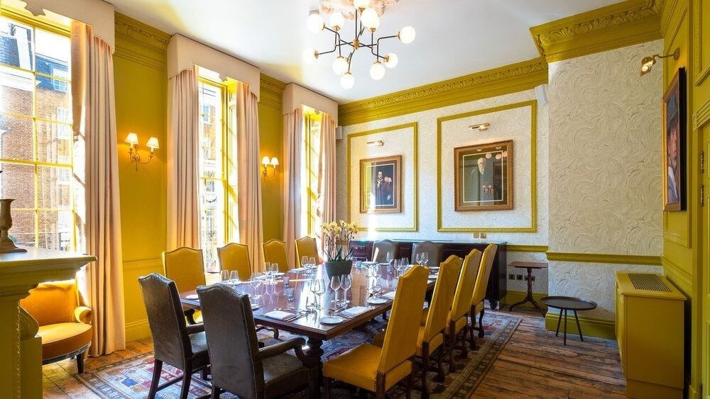 A smart meeting room to get the business flowing: Home Grown Club1