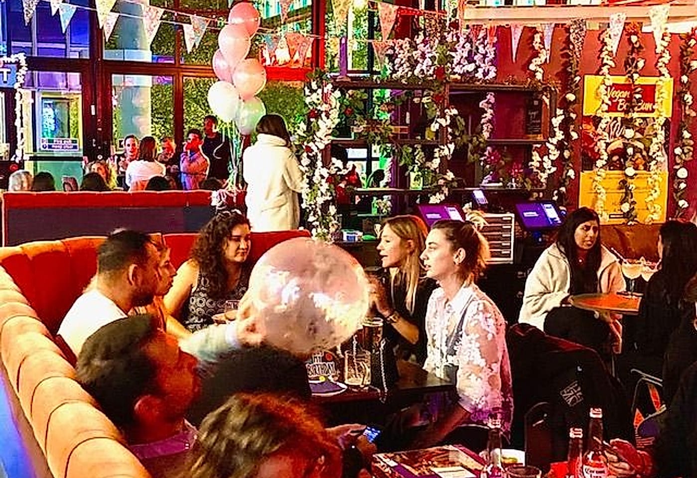 A London bar with themed karaoke rooms: Huckster image 2