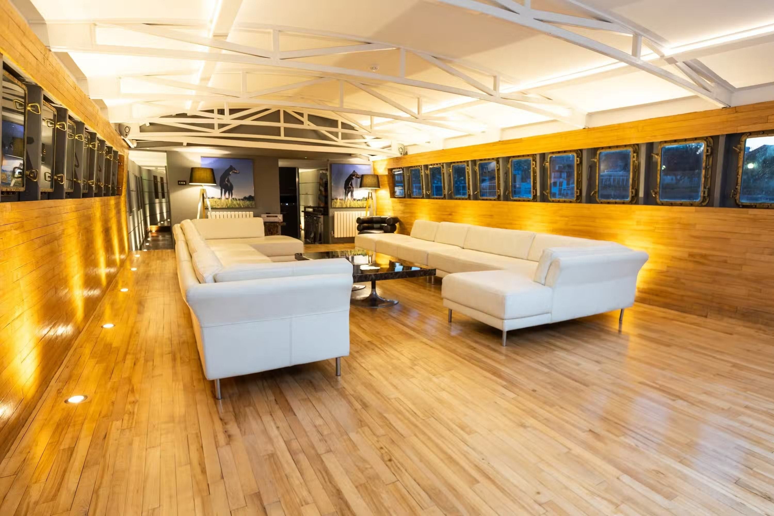 Jacamar Yacht Manchester meeting room 3