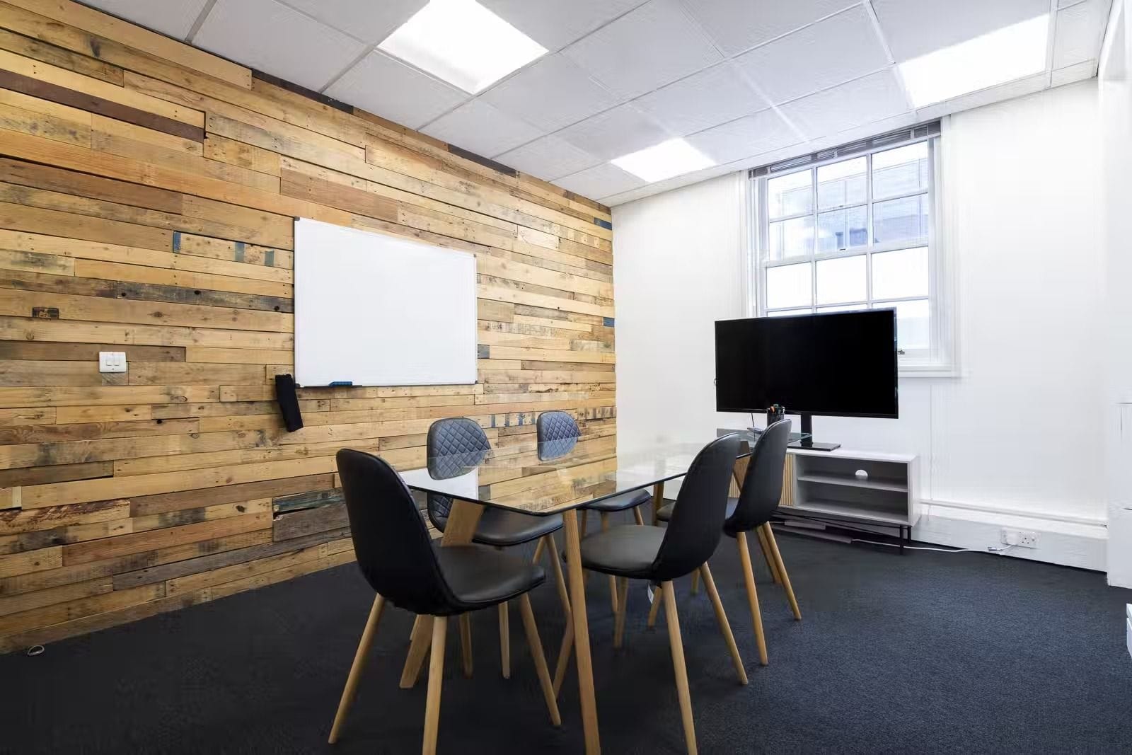 Jacqueline, Runway East london bridge meeting room 1