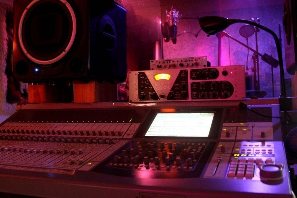 A recording studio in Manhattan with a cool atmosphere: JAMBOX Entertainment image 3