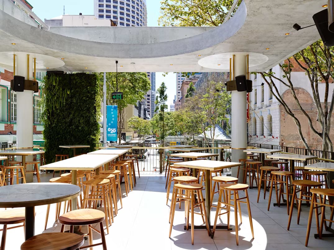 LOWER DECK, Jimmy’s On The Mall image 3