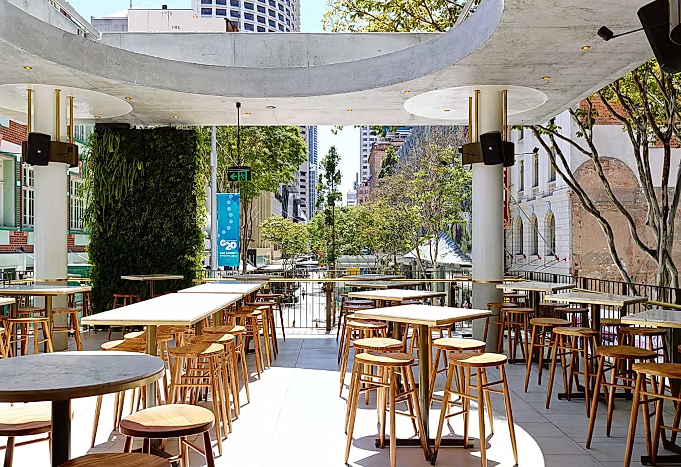 LOWER DECK, Jimmy’s On The Mall image 3