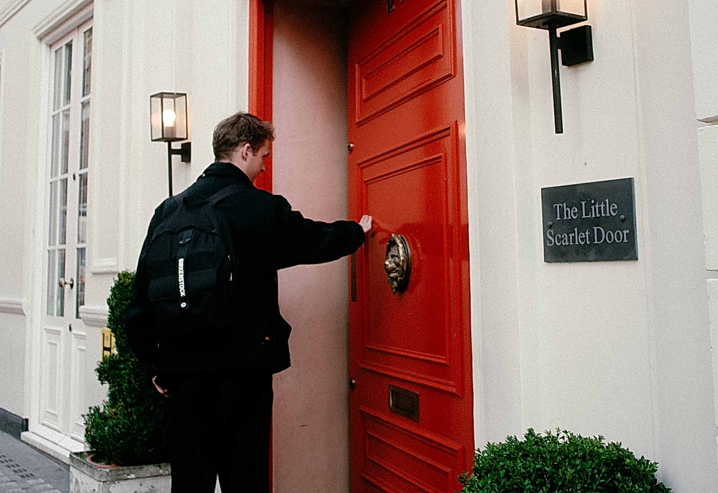A New York loft space in Soho: Little Scarlet Door image 2