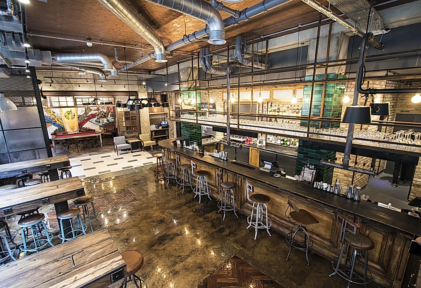 Interior shot of The Long Arm, a sports pub in Liverpool Street London