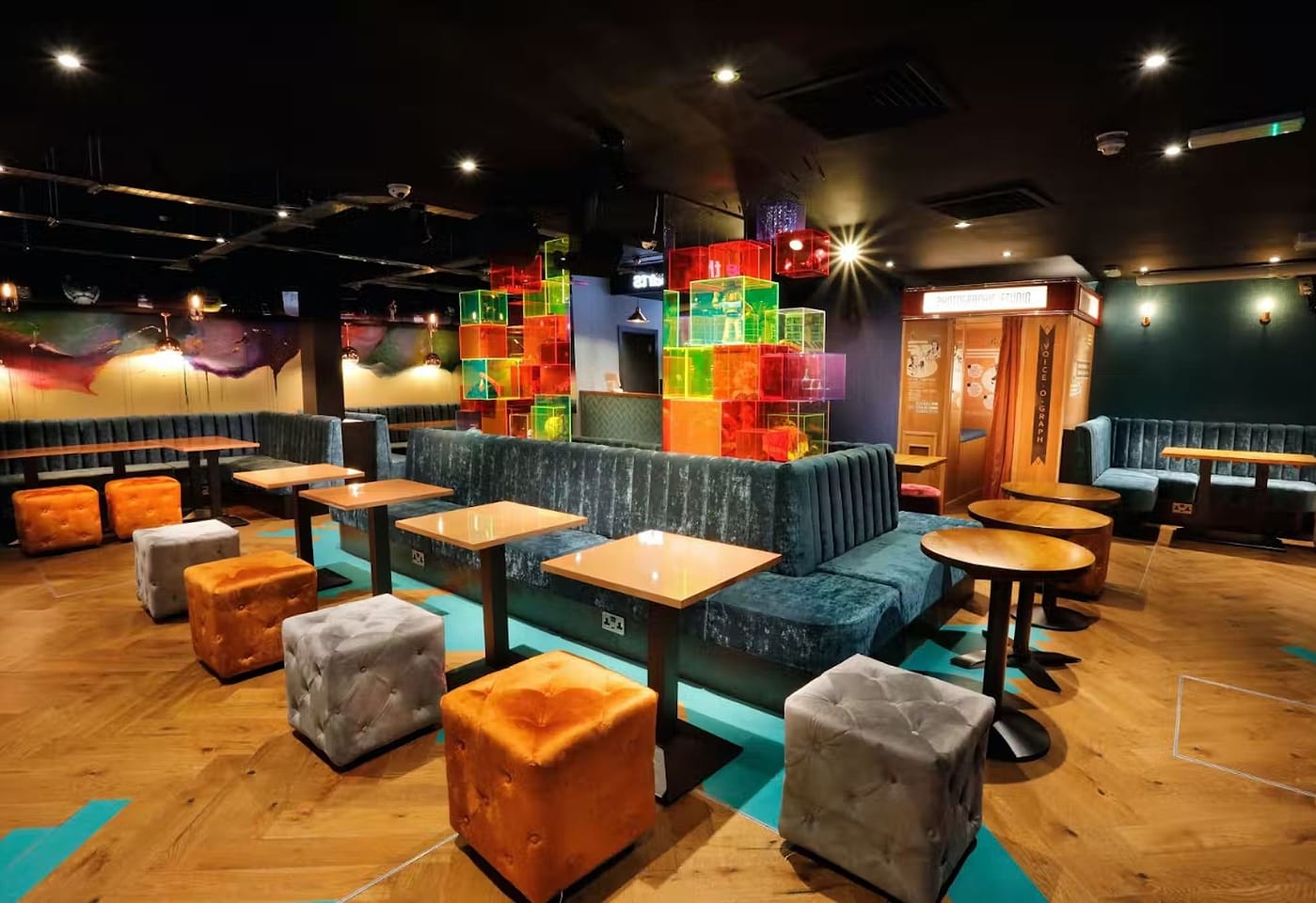 Lucky voice holborn bar 1