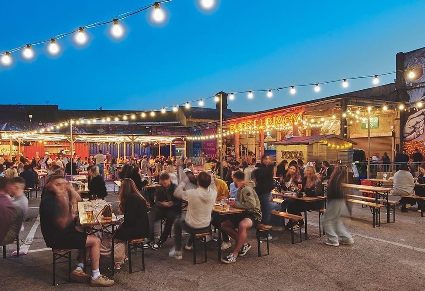 Luna Springs, outdoor bar in Birmingham