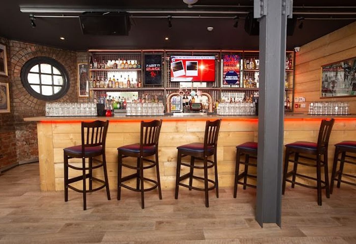 A Manchester bar that never loses its mojo: MOJO Manchester 1