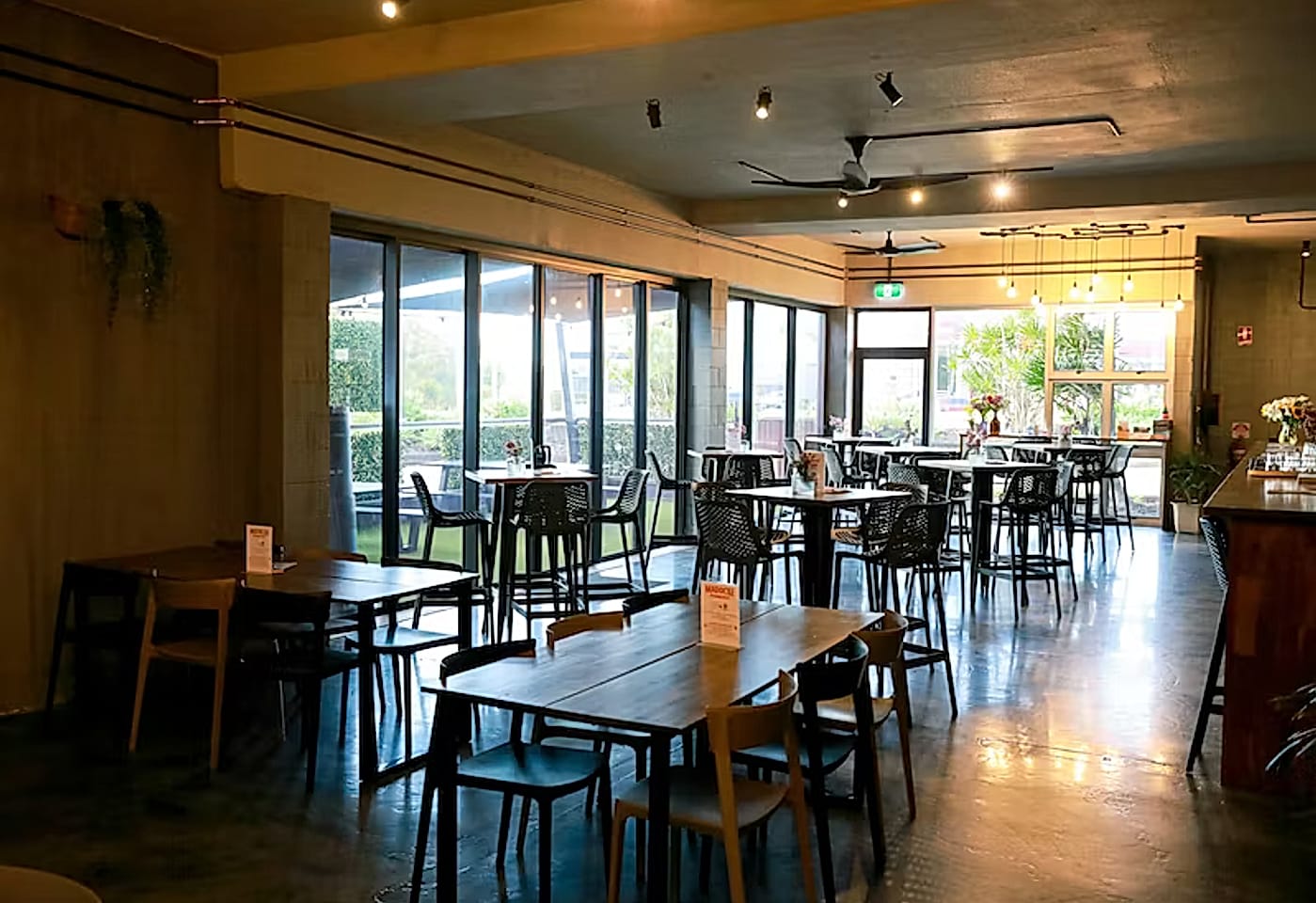 Madocke Beer Brewing Company | Indoor Alternate Seating | Venue Hire Gold Coast | 3