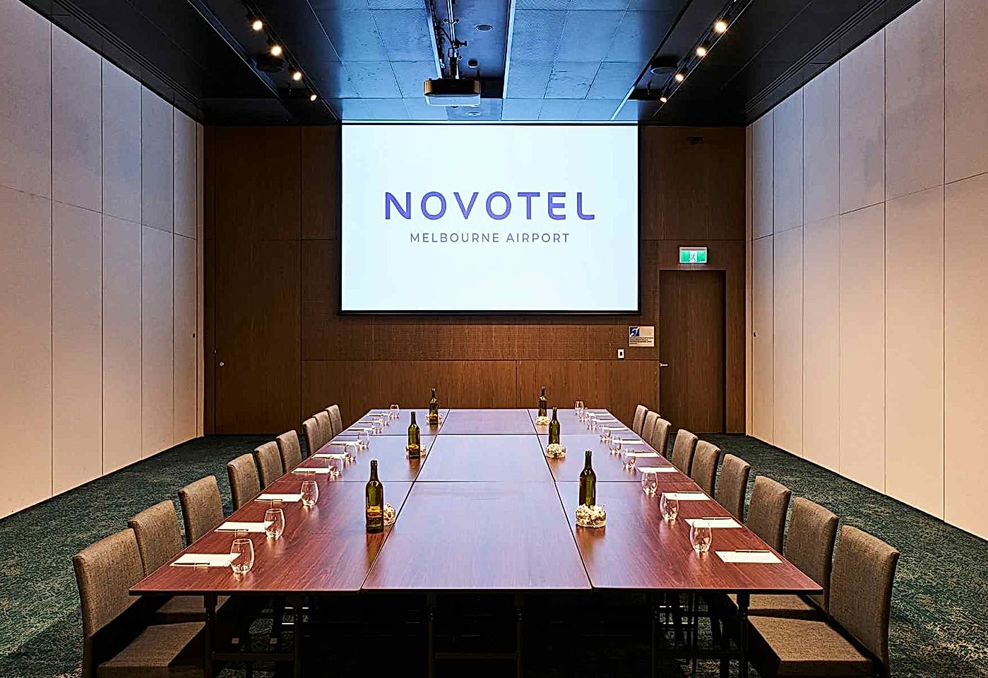 Main Ballroom, Novotel Melbourne Airport image 3