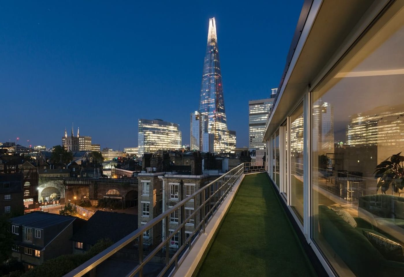 For a great meeting at a great height: Mernier Penthouse image 2