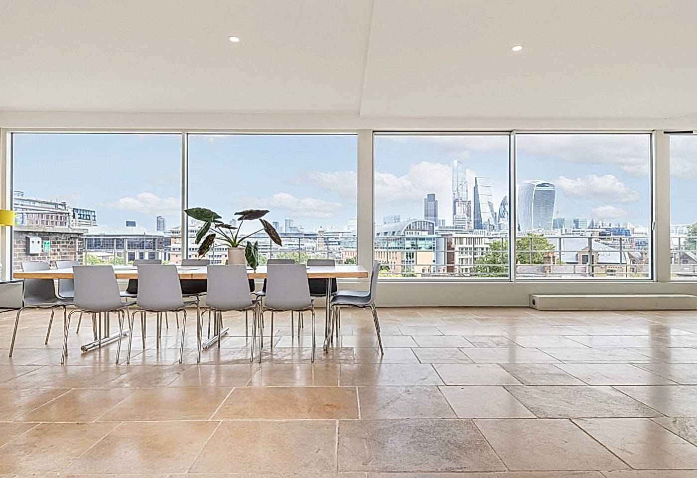 For a great meeting at a great height: Mernier Penthouse 1