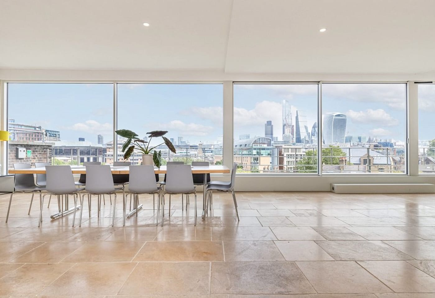 For a great meeting at a great height: Mernier Penthouse 1