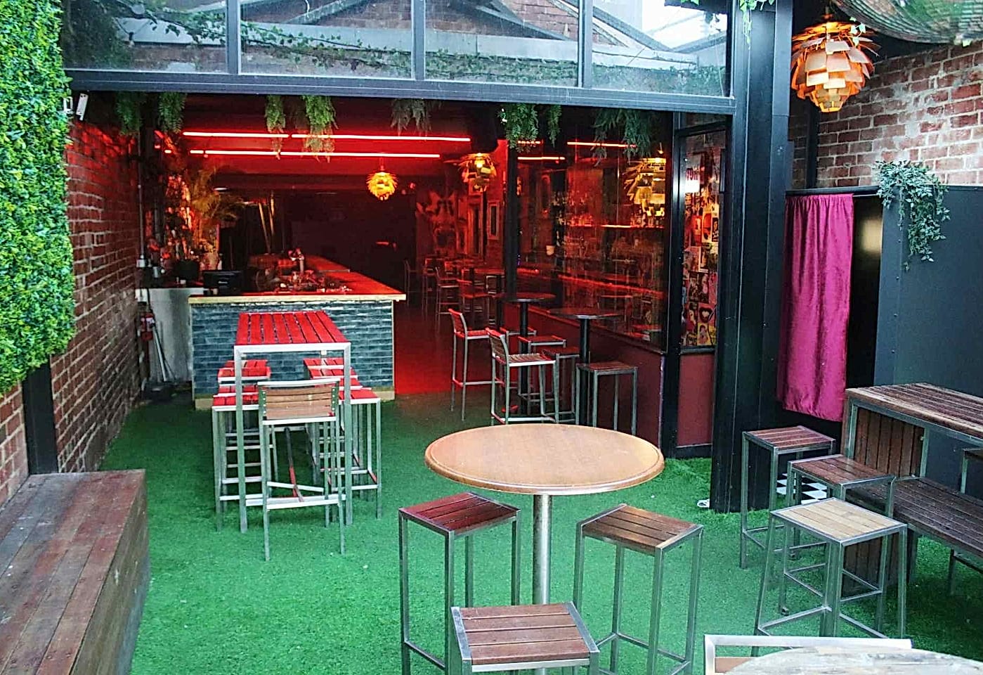 Mr Hyde's Garden Bar & Nightclub, Jekyll & Hyde1