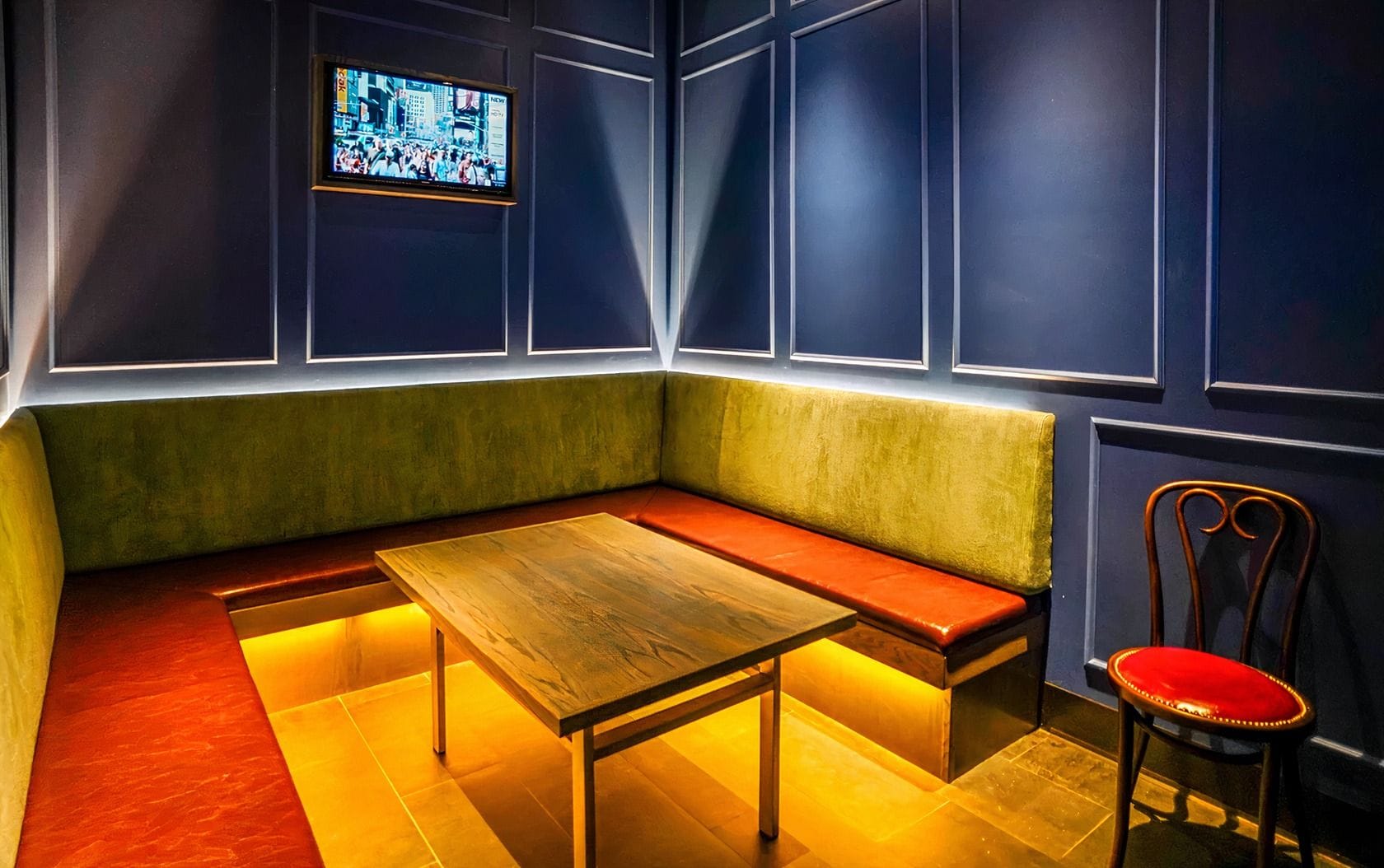    Upmarket Karaoke for an all-singing, all-dancing birthday in New York City: Ms. Kim’s Karaoke Bar1