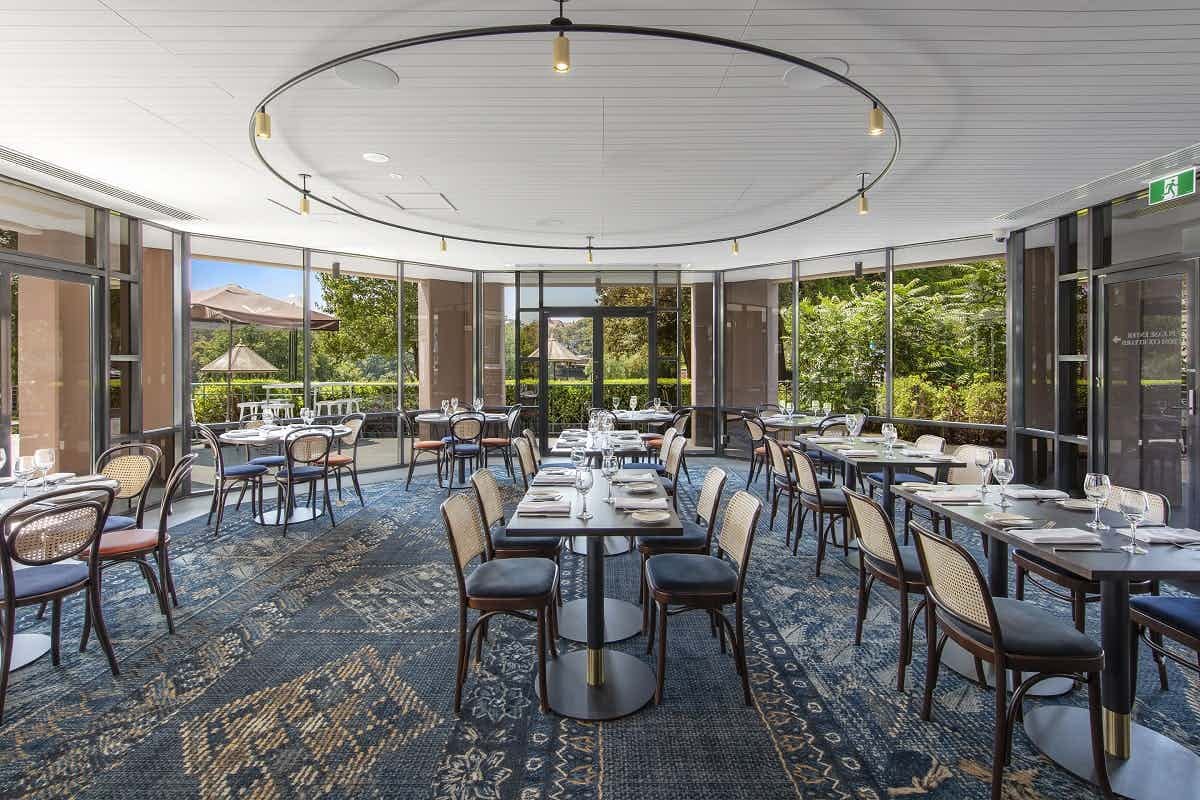 Octagon Room, Amora Hotel Riverwalk Melbourne image 2