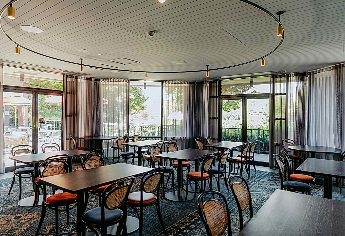 Octagon Room, Amora Hotel Riverwalk Melbourne image 3