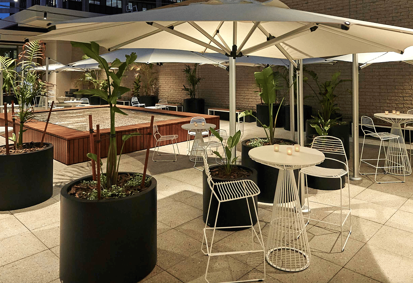 Outdoor Piazza, Parmelia Hilton Perth1