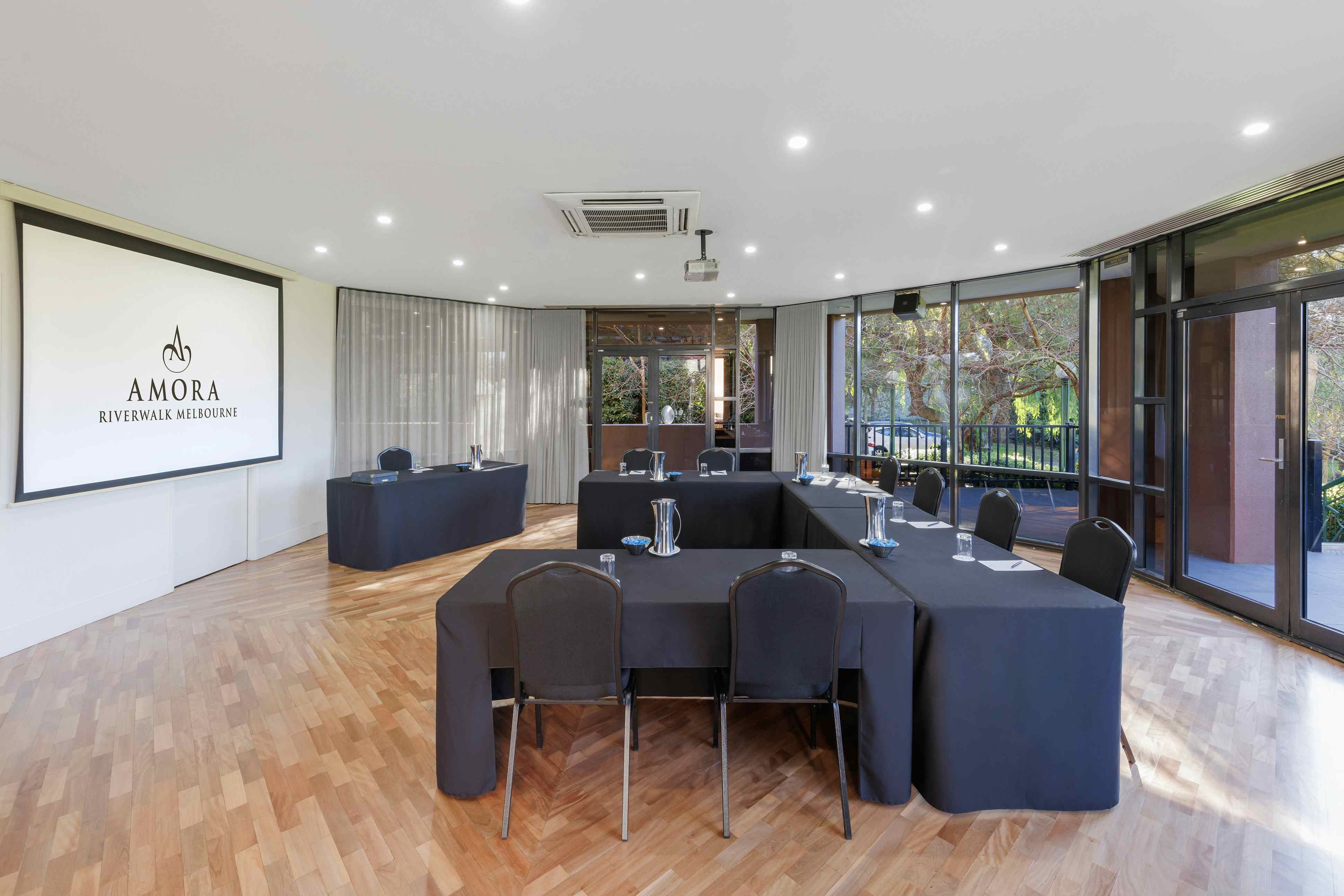 Park Room, Amora Hotel Riverwalk Melbourne  image 2