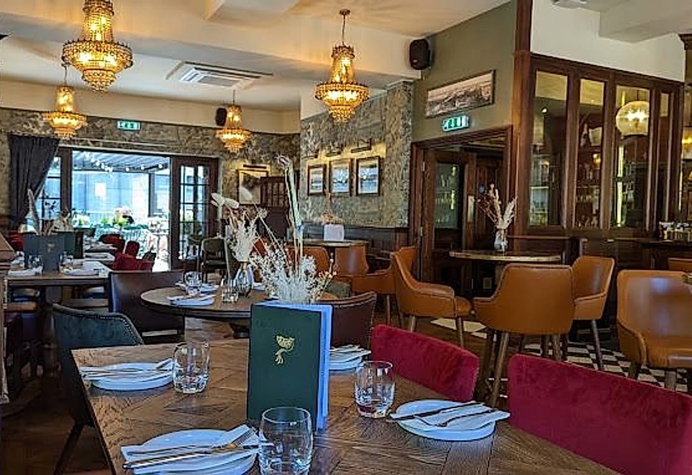 A colourful outdoor bar in Victoria: Phoenix1