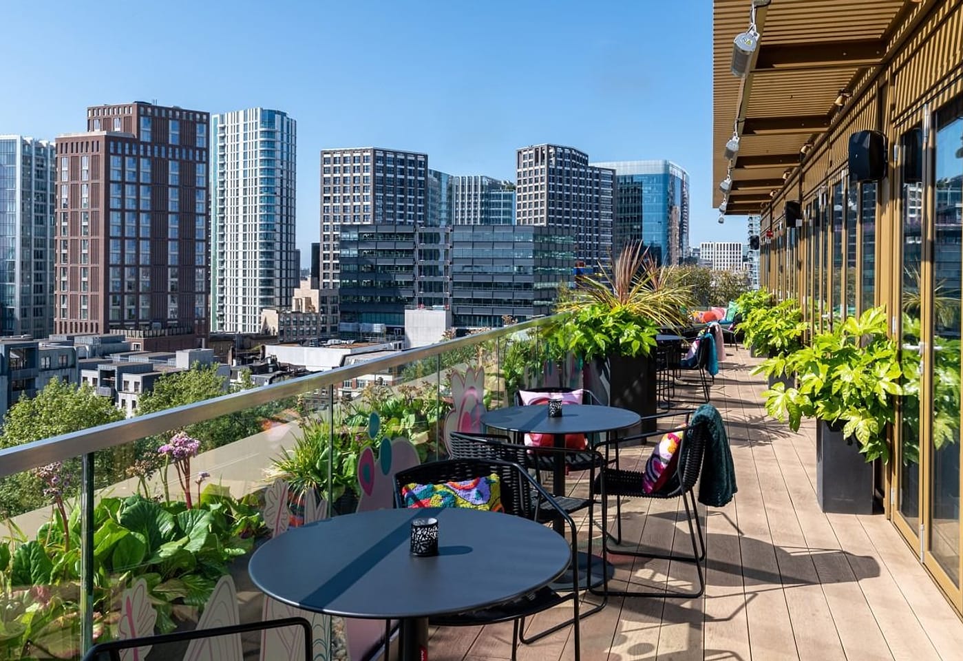 A luxury high-rise meeting room: PocketSquare Skyline Bar image 2
