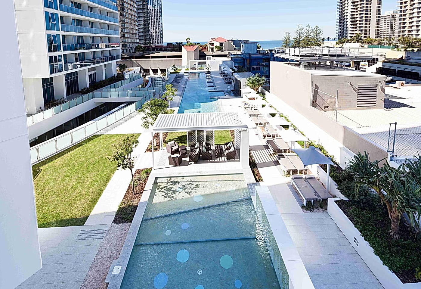 Poolside, Hilton Surfers Paradise Hotel & Residences image 2