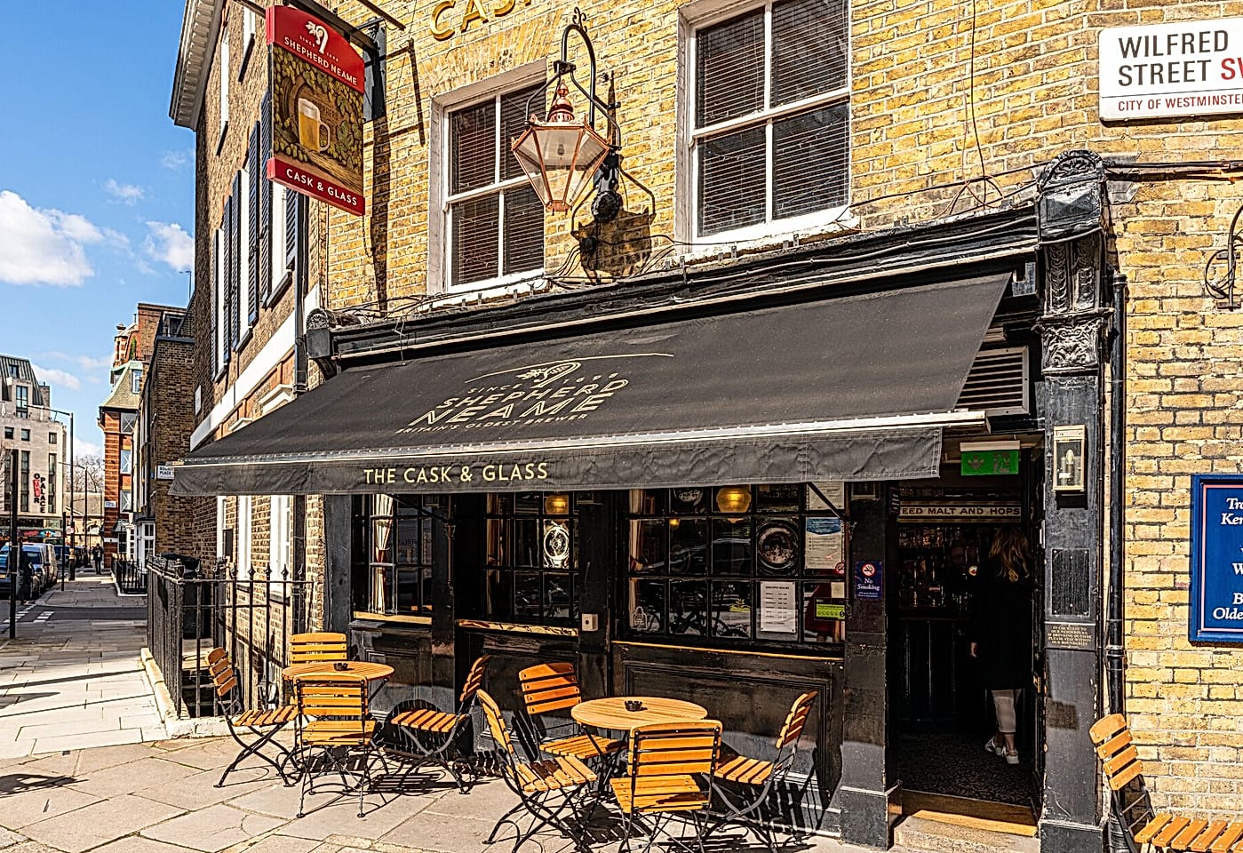 The Cask & Glass pub near London Victoria
