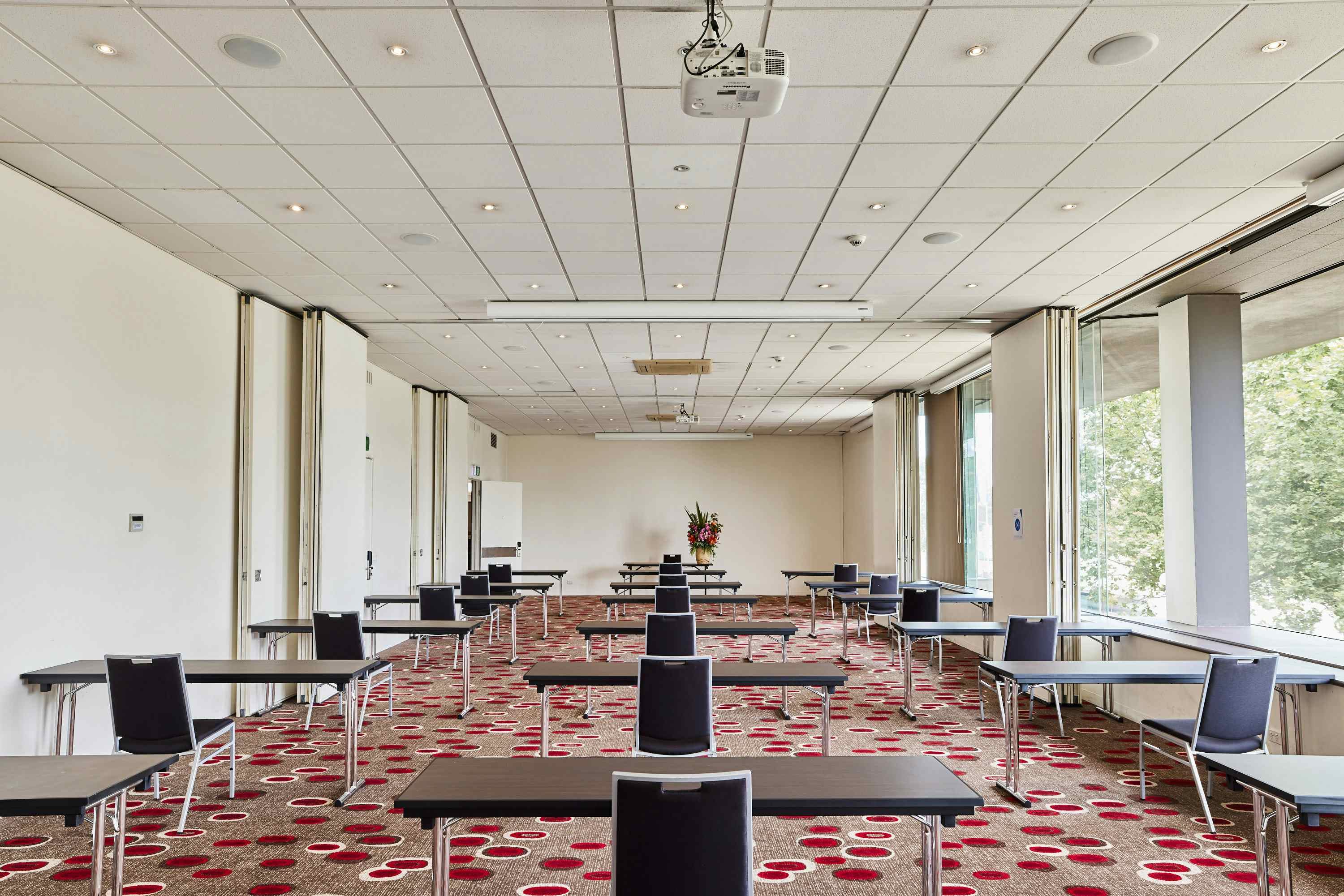 Lake Room, Pullman & Mercure Melbourne Albert Park image 2