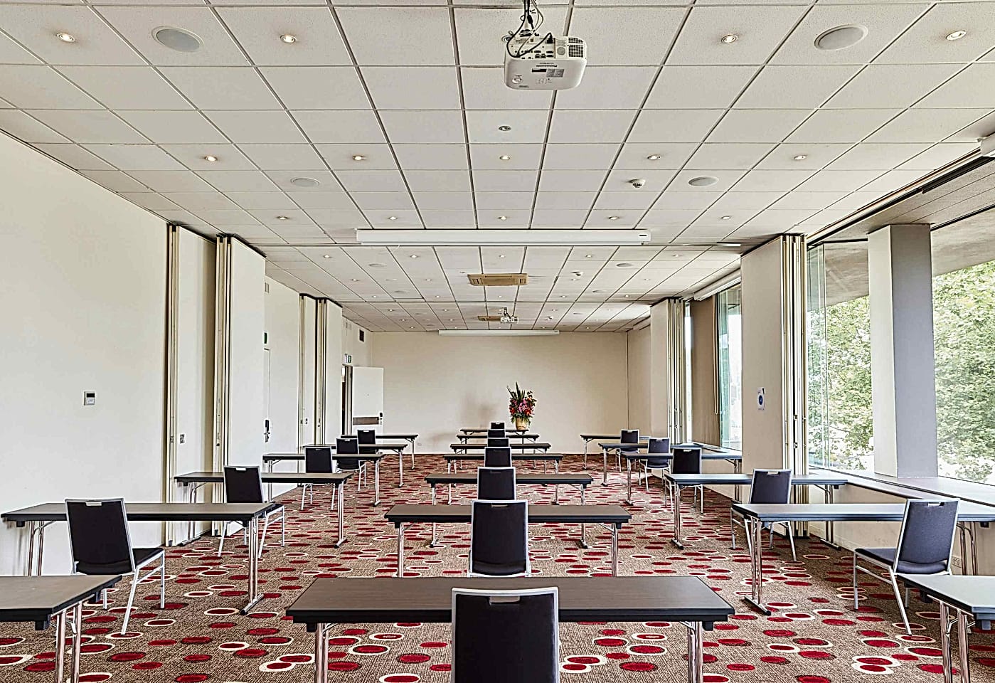 Lake Room, Pullman & Mercure Melbourne Albert Park image 2