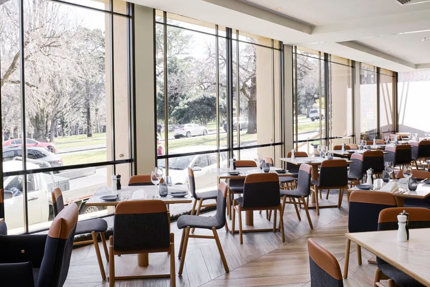 Cliveden Bar & Dining, Pullman Melbourne on the Park image 3