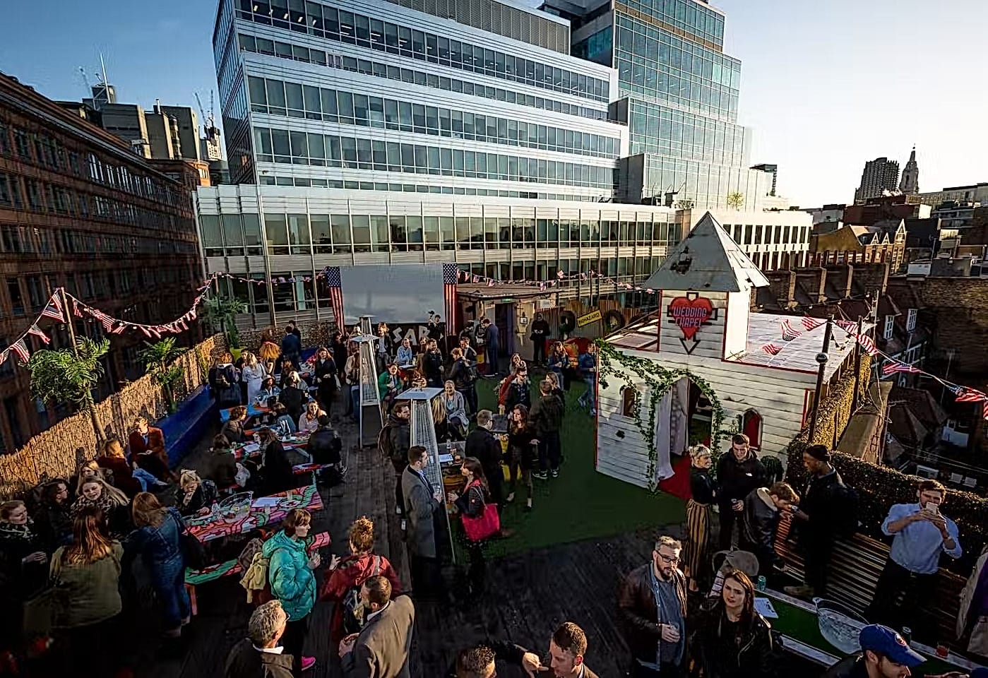 Queen of Hoxton East London roofotp bar 2