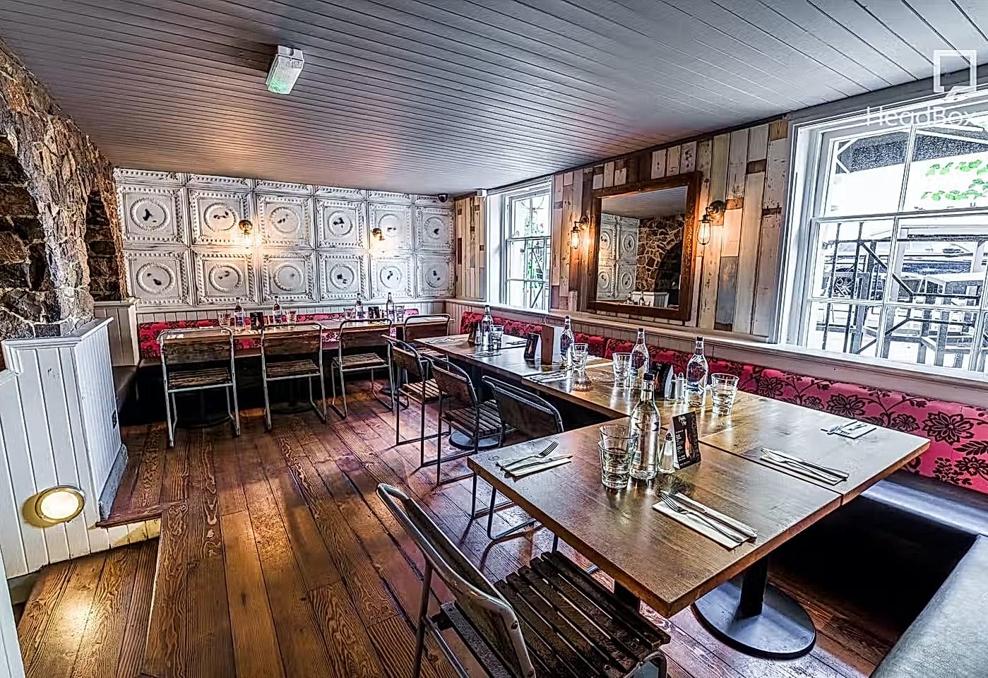 Racks Bar Unique venues 3