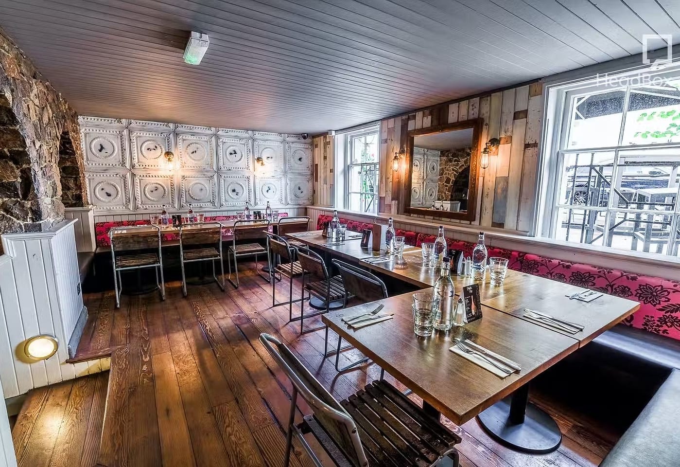 Racks Bar Unique venues 3