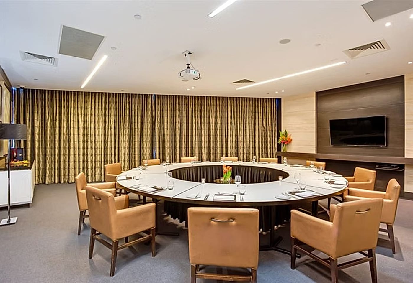 Reflections Boardroom, Peppers Soul Surfers Paradise image 2