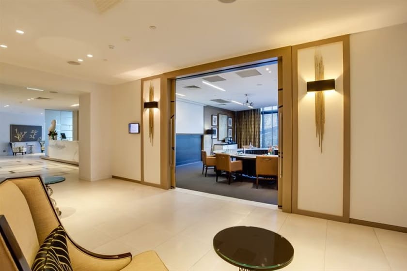 Reflections Boardroom, Peppers Soul Surfers Paradise image 3