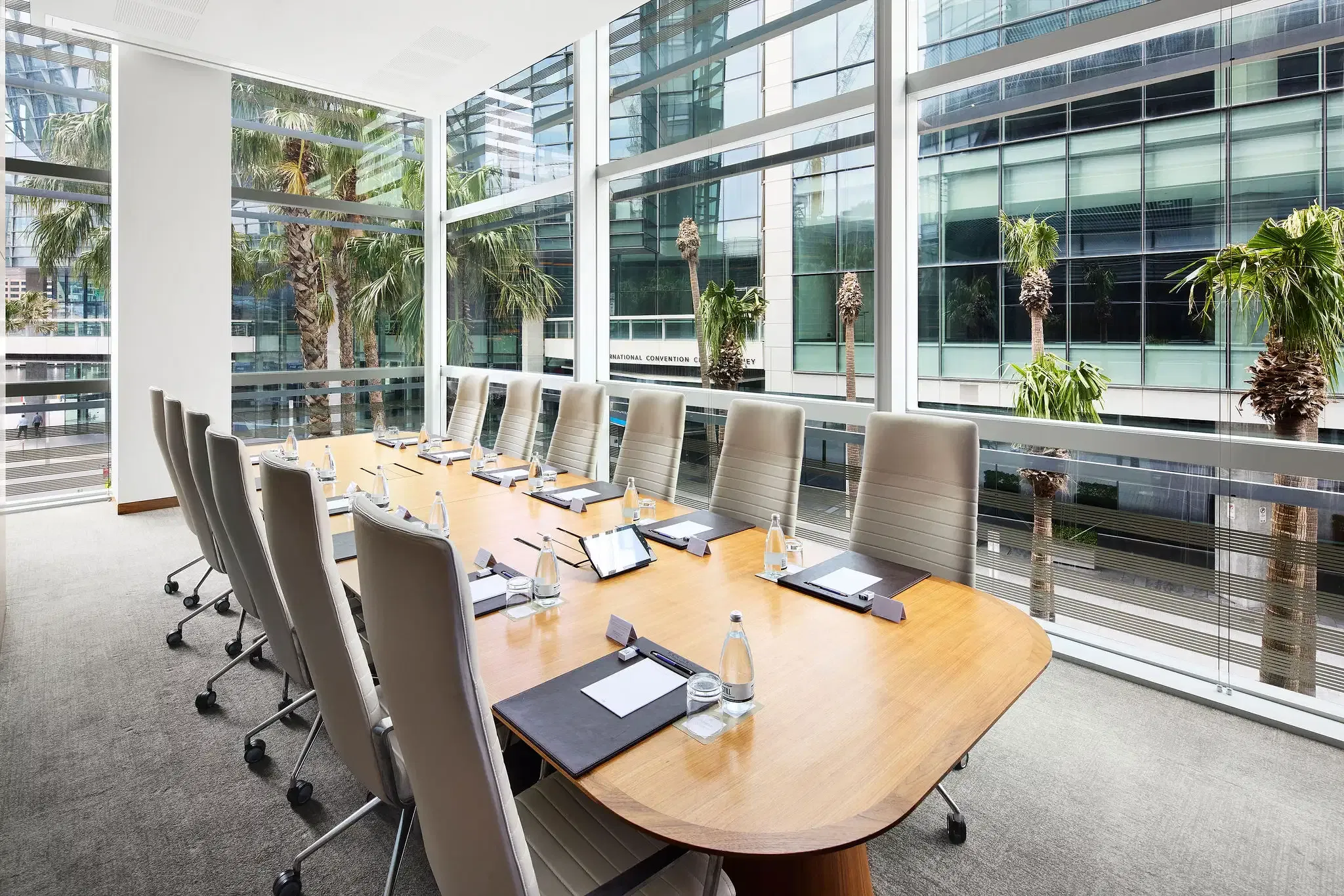 Russel Room, Sofitel Sydney Darling Harbour image 2