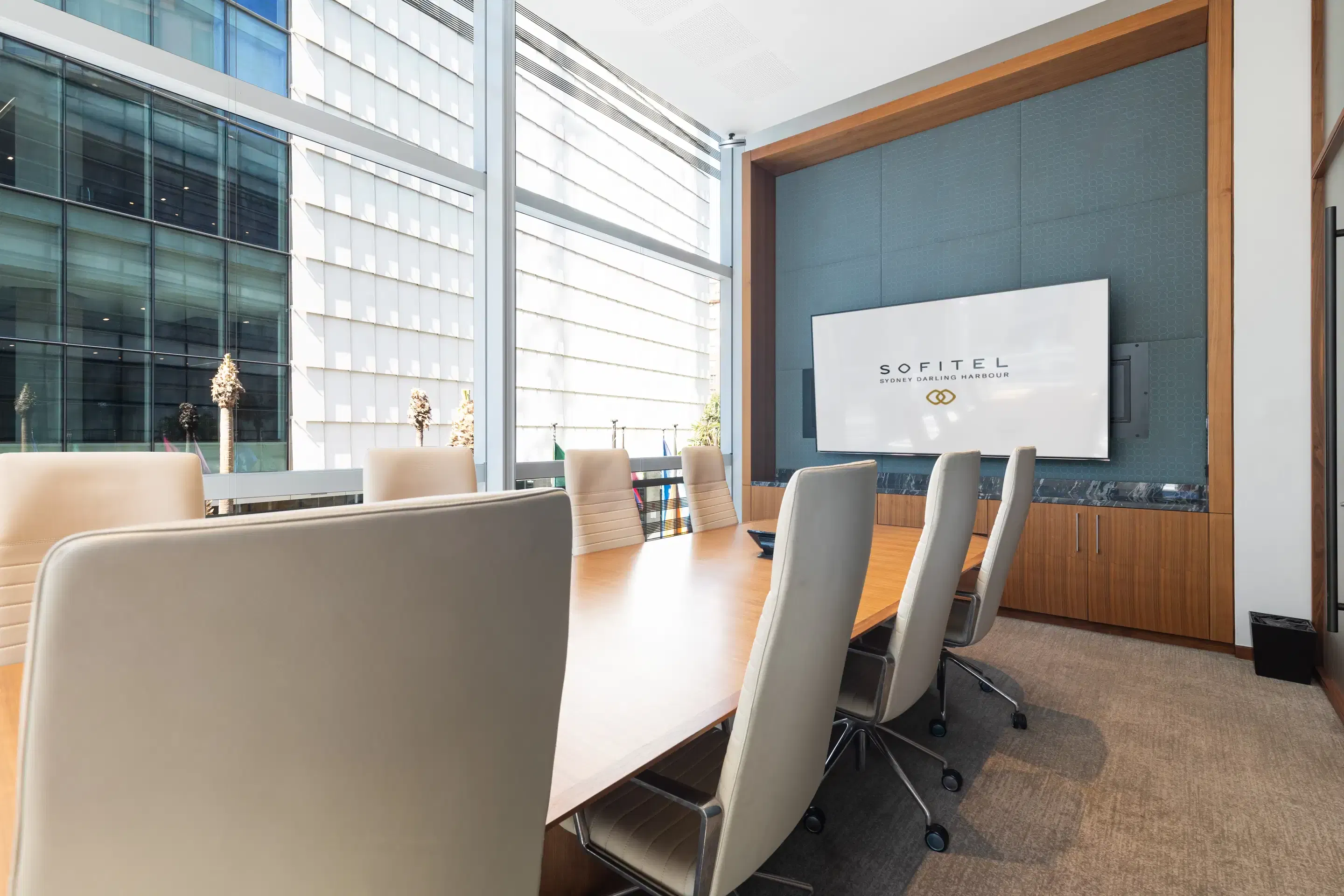 Russel Room, Sofitel Sydney Darling Harbour image 3