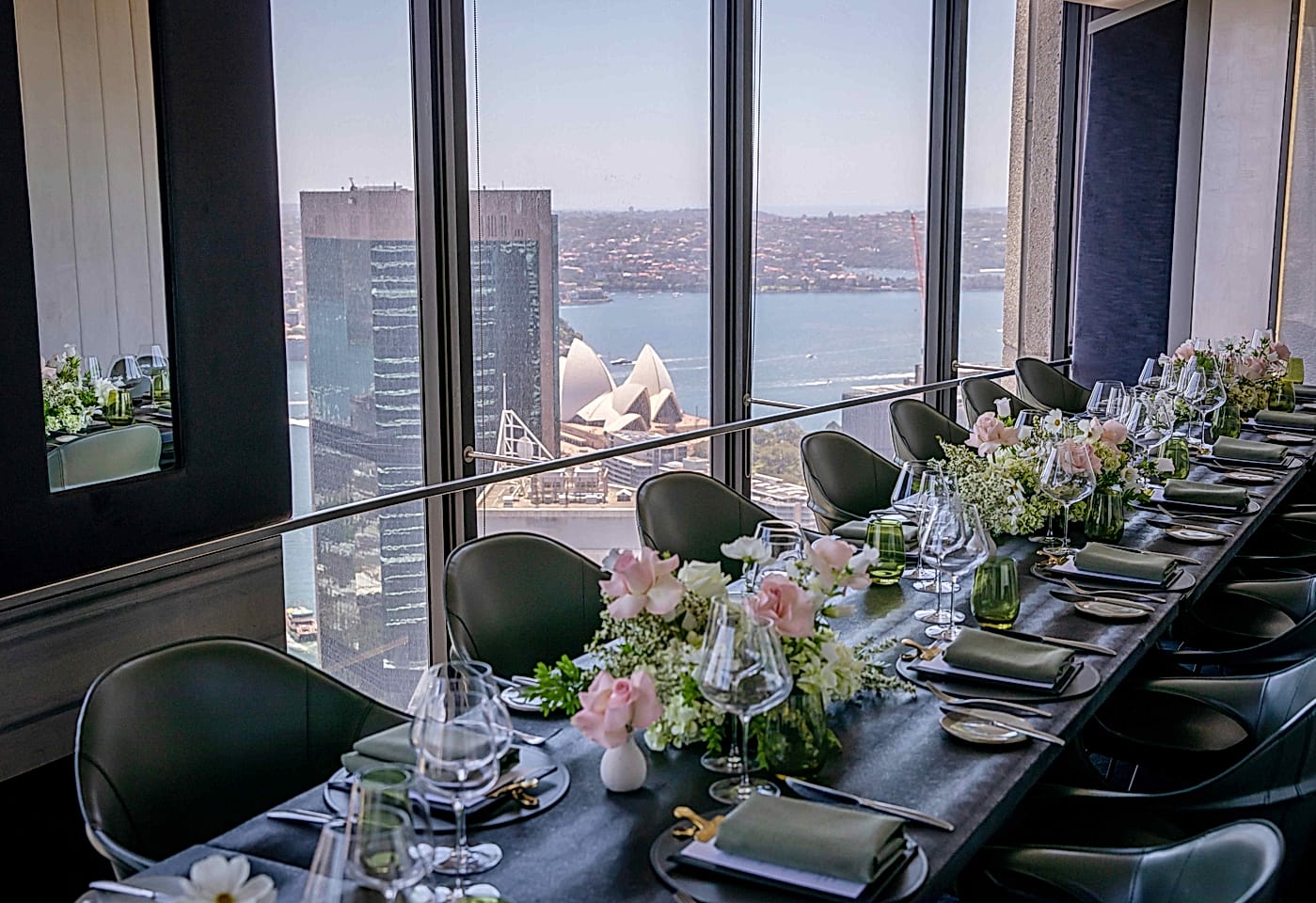 Salon Prive, O Bar and Dining image 3