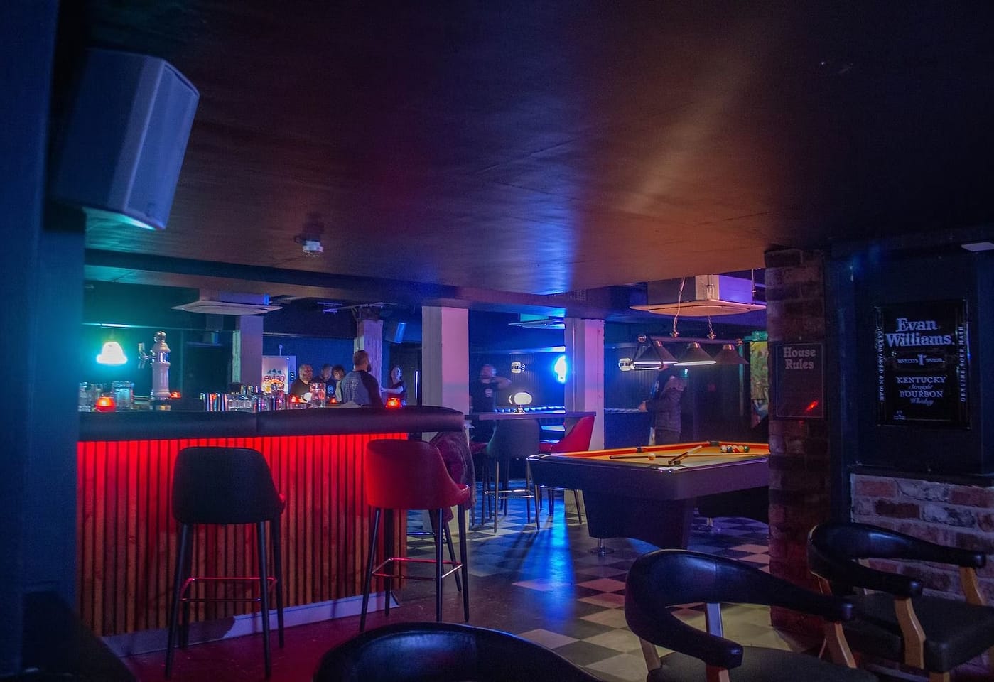 An American-inspired Manchester bar: Salt Dogs Manchester1