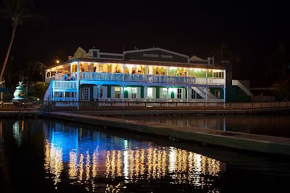 Dockside Tavern, Sea World  image 3