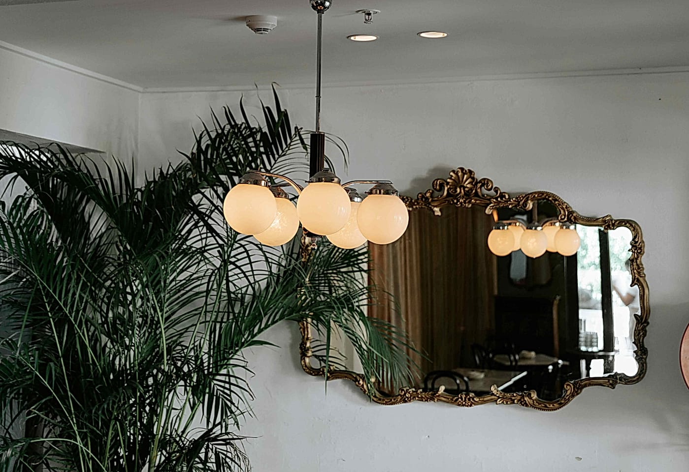 Semi Private Space, Parlour image 2