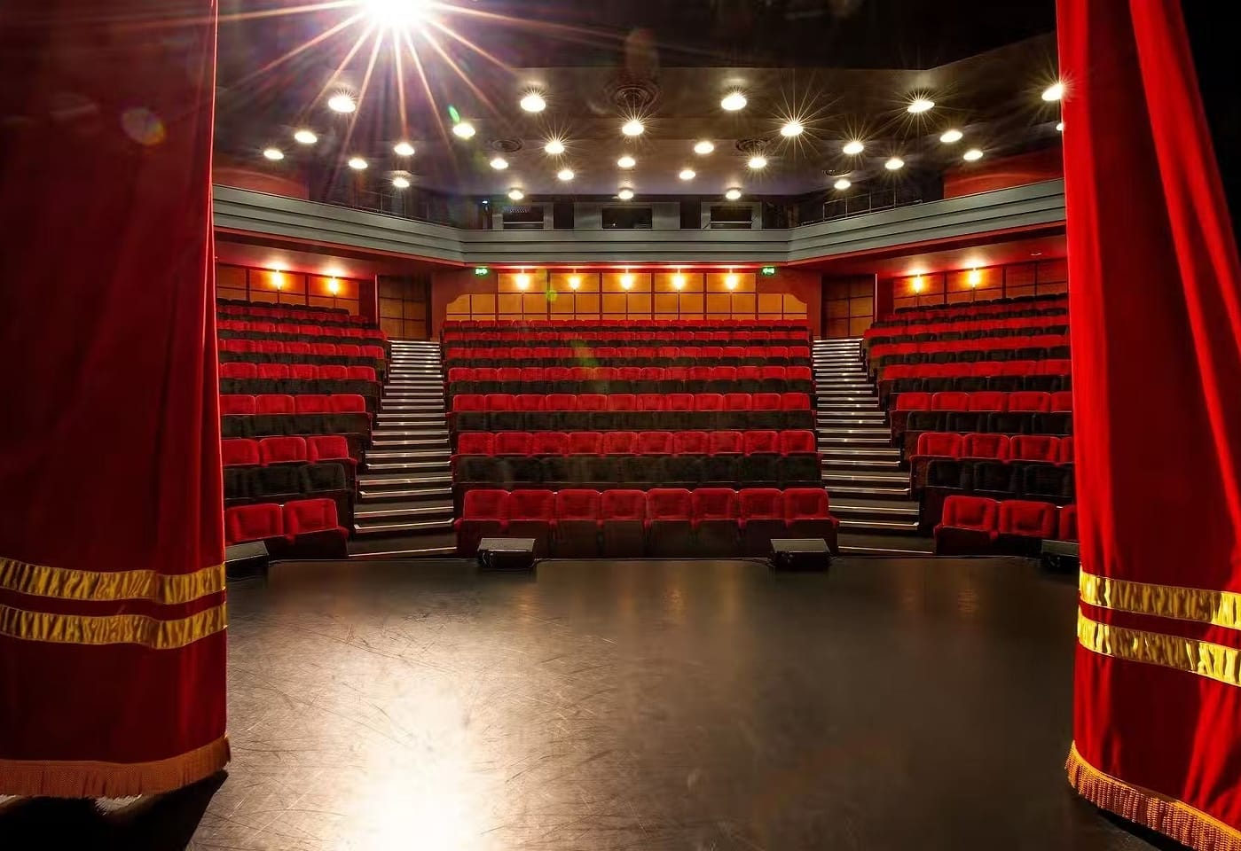 Shaw Theatre, Pullman London St Pancras london conference hotels