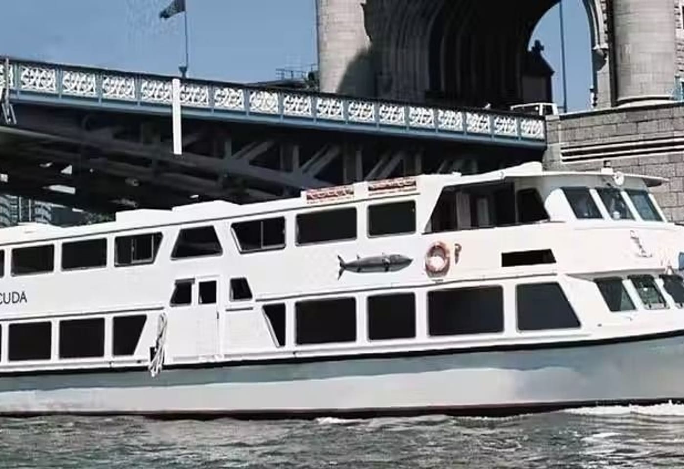 Silver barracuda london boat party 2