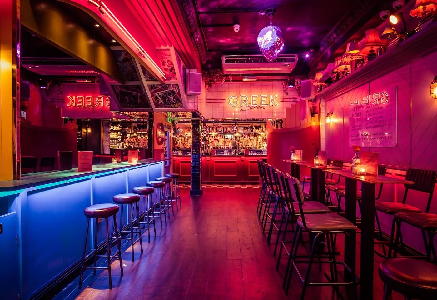 An authentic London karaoke bar experience: Simmons1